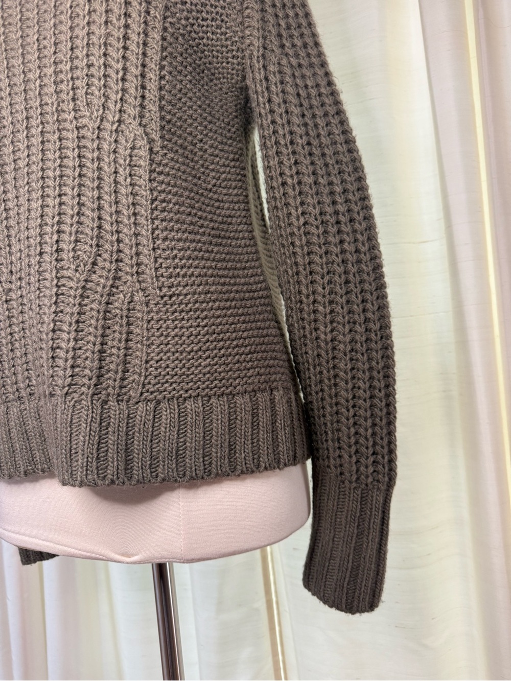 Banana Republic Women’s XS Chunky Turtleneck Sweater Merino Wool Alpaca - Picture 4 of 7